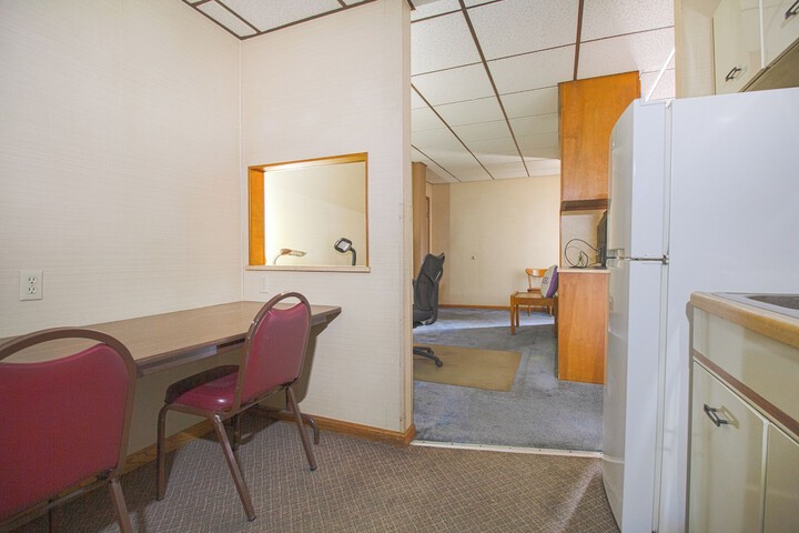Room 22 of 65