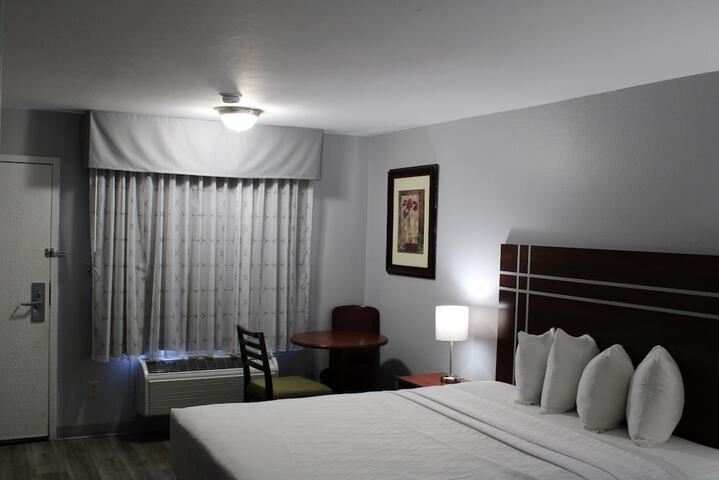 Room 12 of 26