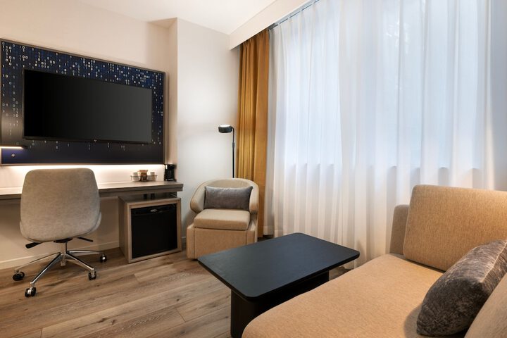 Room 28 of 45