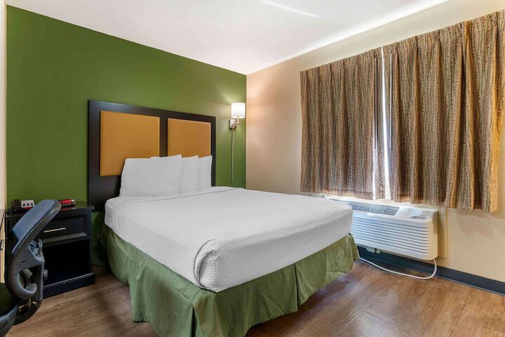 Extended Stay America Select Suites St. Louis Earth City