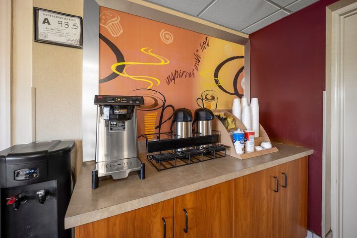 Breakfast/Coffee Service 23 of 24