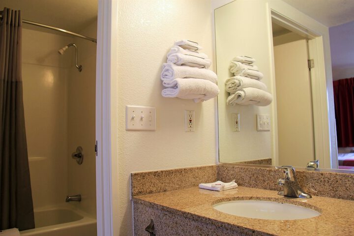Room 15 of 26