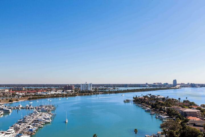 Wyndham Grand Clearwater Beach