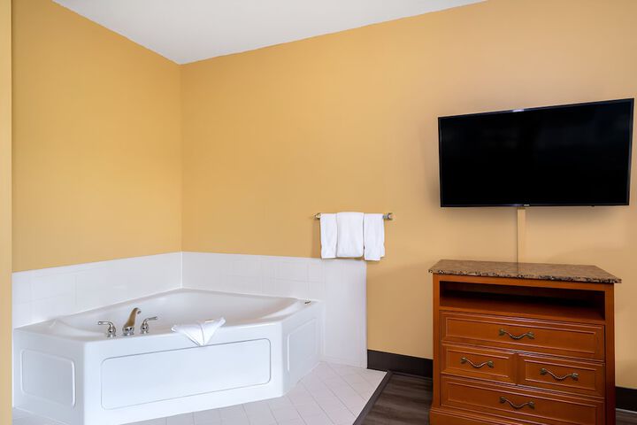 Room 8 of 22