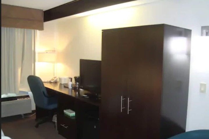 Room 22 of 36