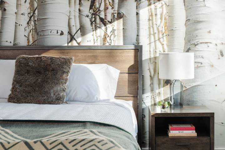The Block Hotel & Commons