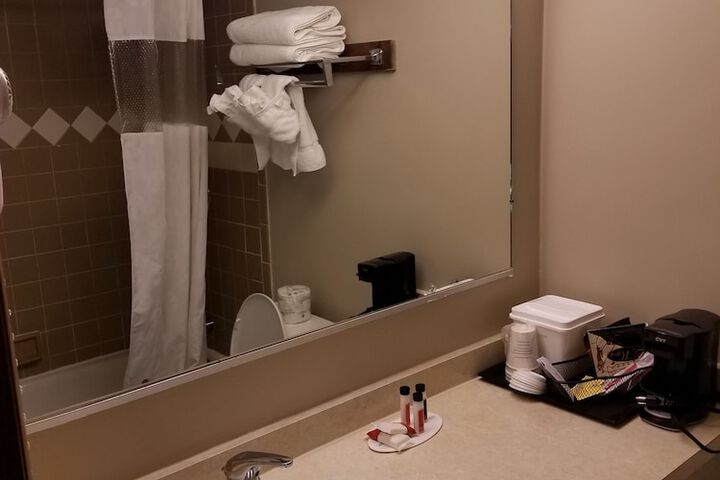 Room 12 of 26