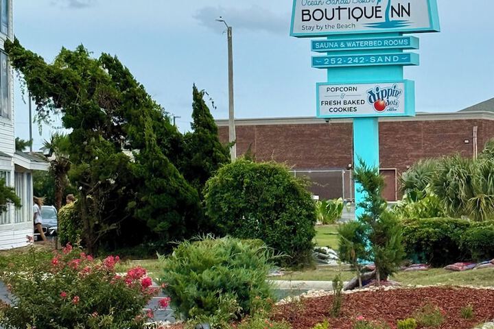 Ocean Sands Beach Boutique Inn - Stay at the Beach