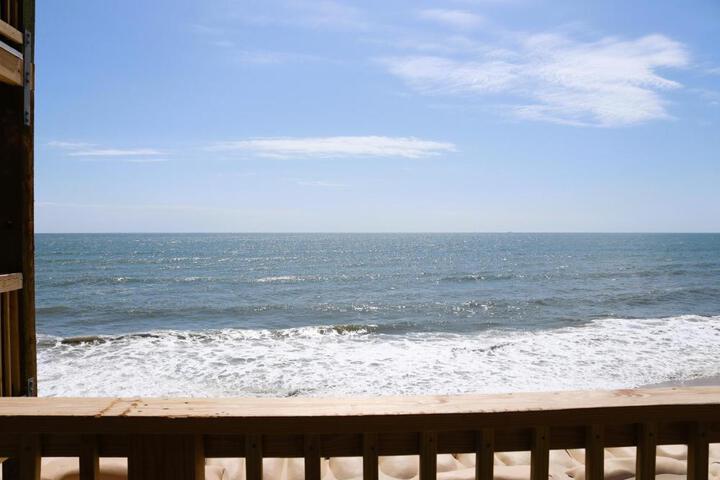 Beachfront Newly Renovated at Aqua Vista