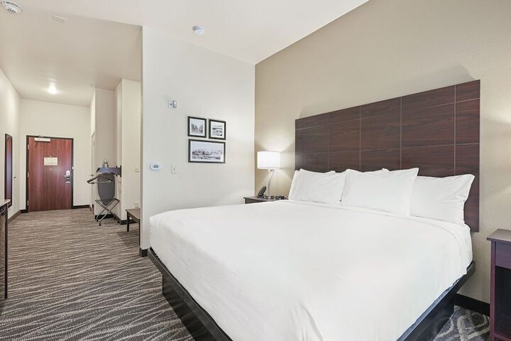 Room 70 of 112