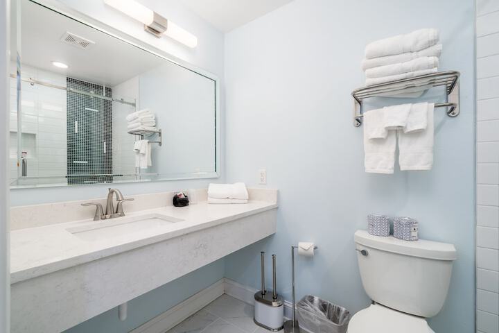 The Hamilton - Lakefront & Studio Suites Hot Springs