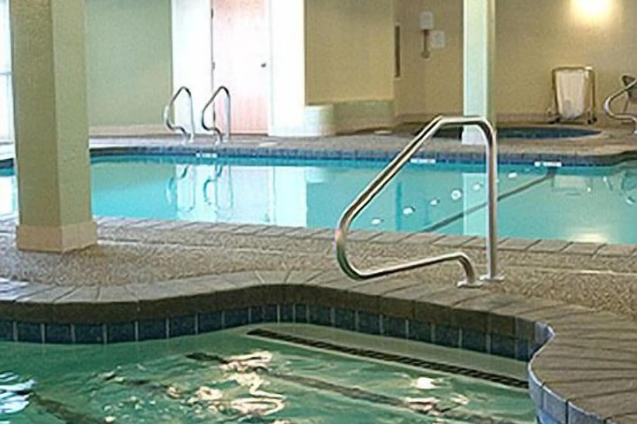 Pool 20 of 60