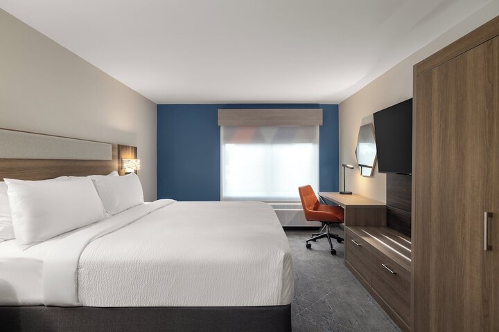 Holiday Inn Express Fayetteville – Fort Bragg by IHG