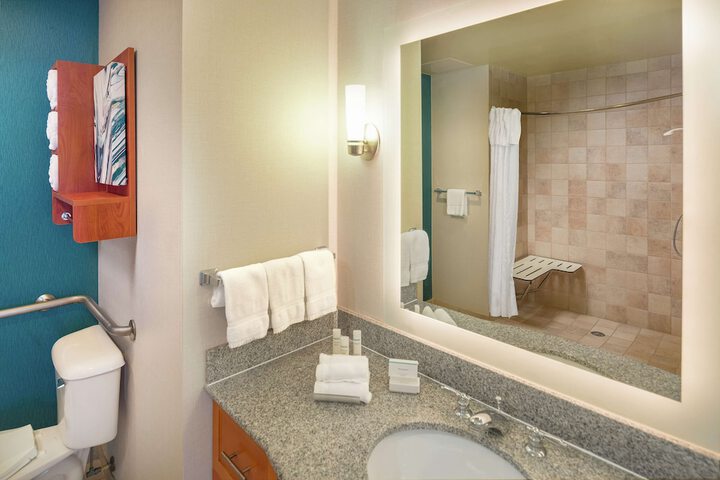 Room 16 of 37