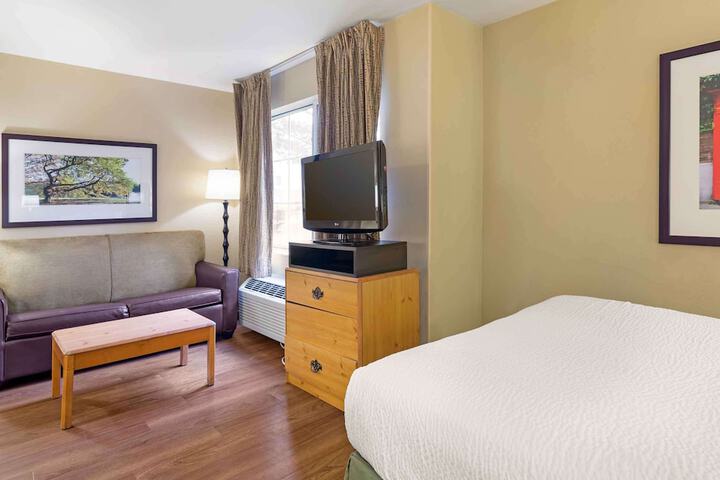 Room 15 of 28