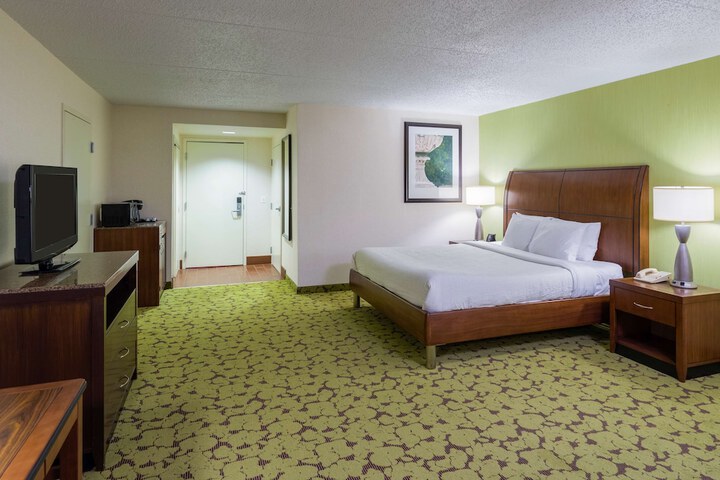 Hilton Garden Inn Edison / Raritan Center