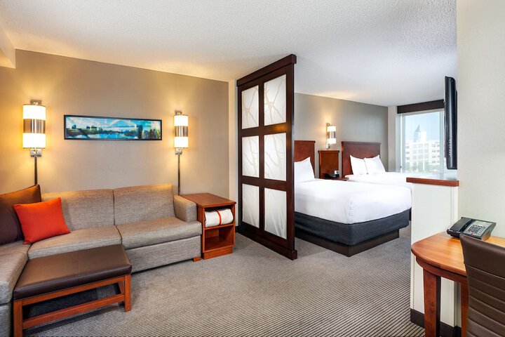Room 14 of 25