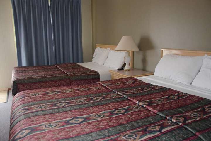 Room 32 of 43