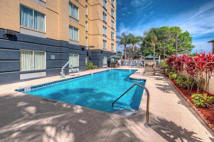Pool 4 of 28