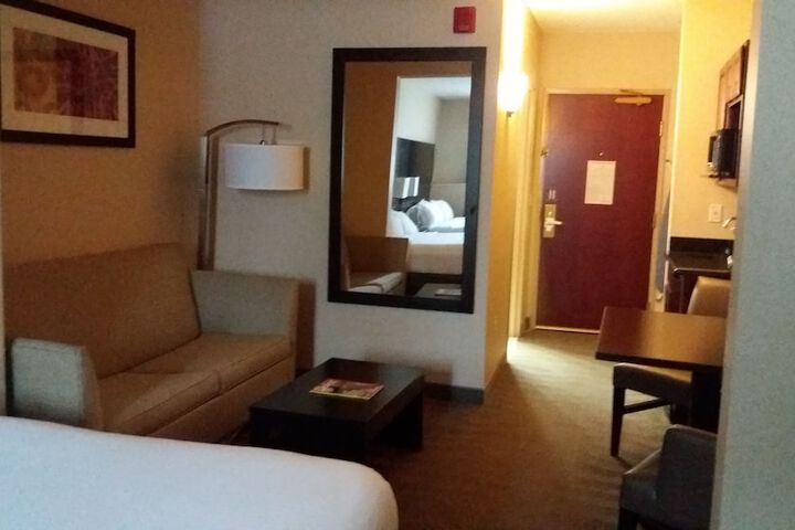 Room 60 of 99