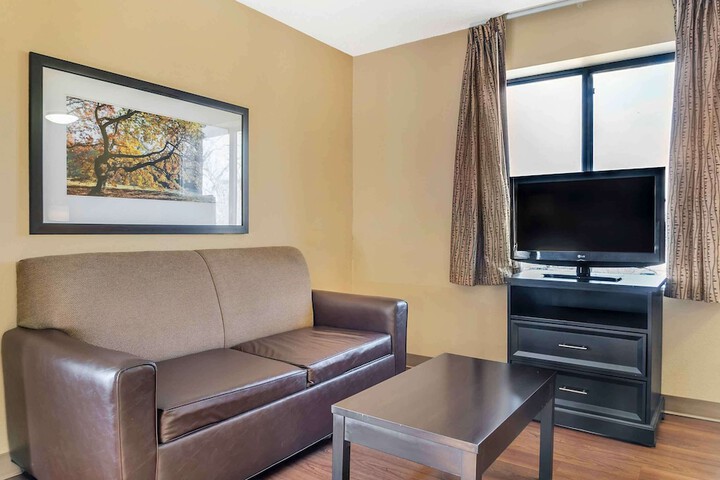 Room 33 of 35