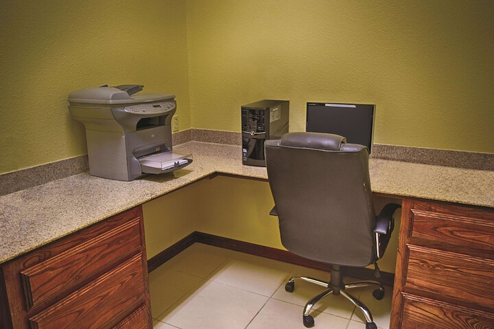 Business Center 28 of 28