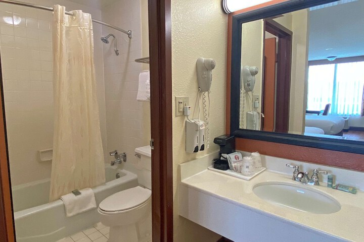 Room 12 of 14