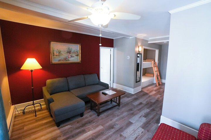 Room 7 of 25