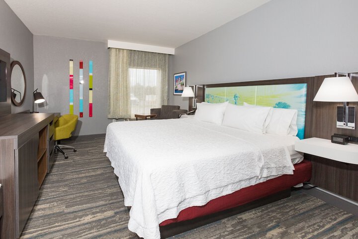Room 33 of 47