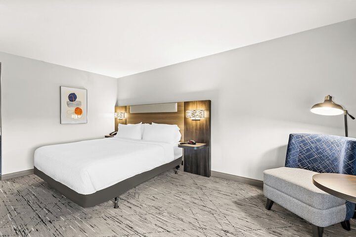 Room 25 of 52