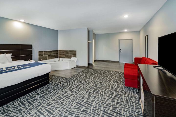 Room 16 of 36