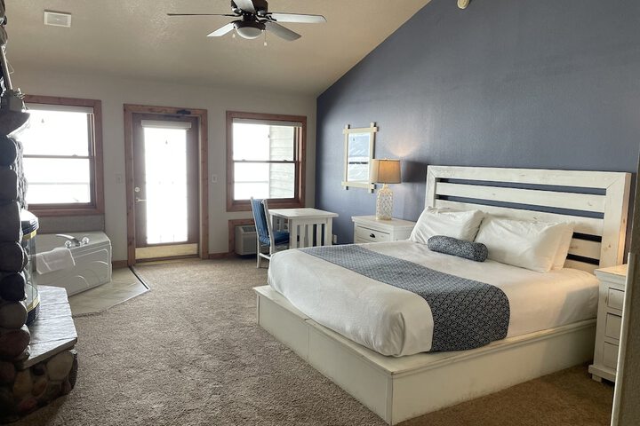 Room 210 of 230