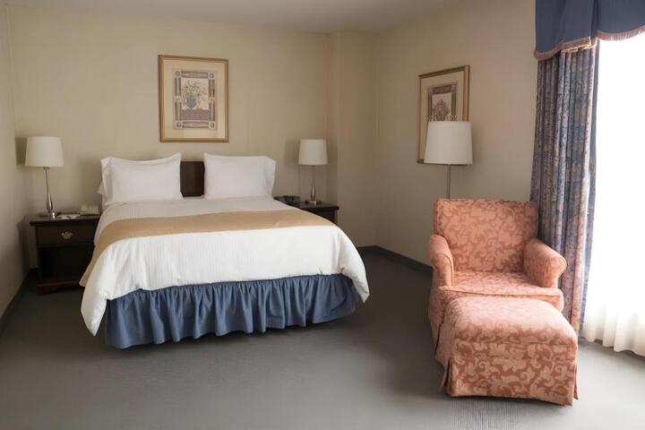 The Roehampton Hotel