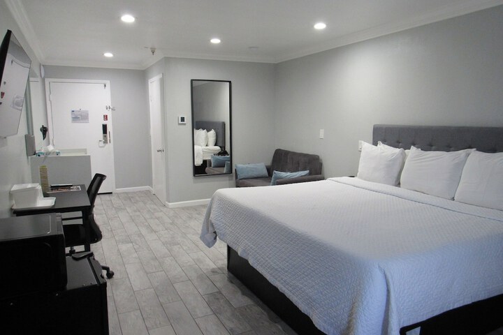 Room 18 of 61