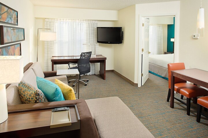 Room 12 of 21