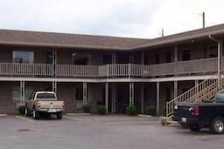 Hometown Inn