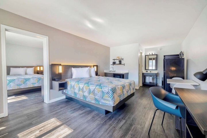 Room 20 of 25