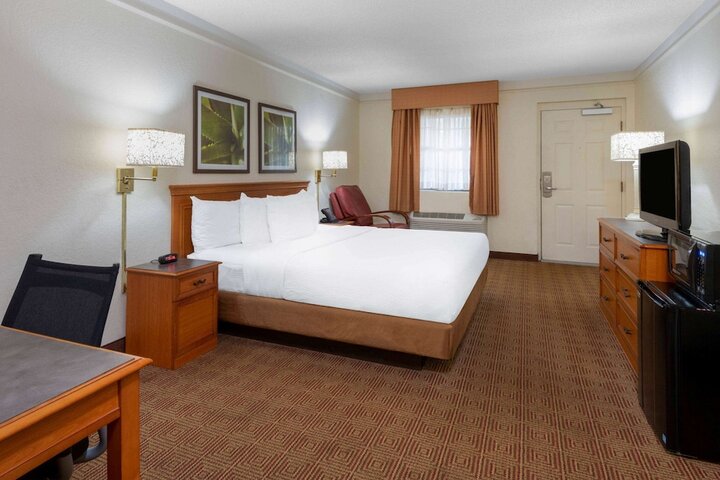 Room 21 of 36
