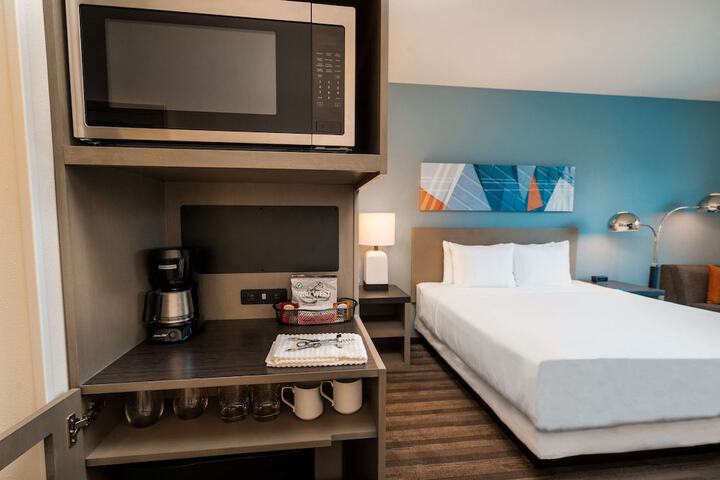 Room 13 of 42