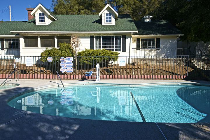 Hotel 2 of 49