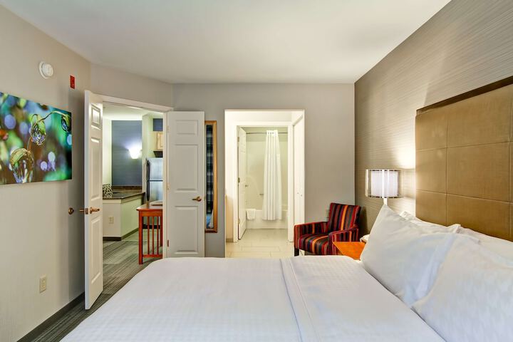 Room 11 of 41