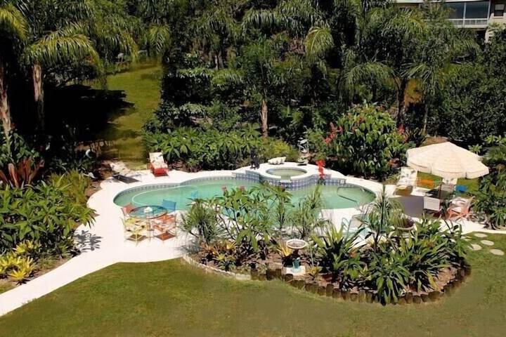 Heron Cay Lakeview Bed & Breakfast Inn