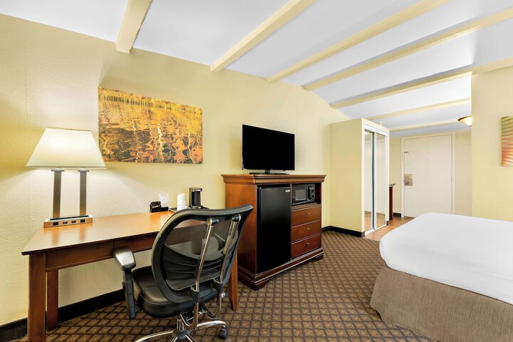 Best Western Coach House