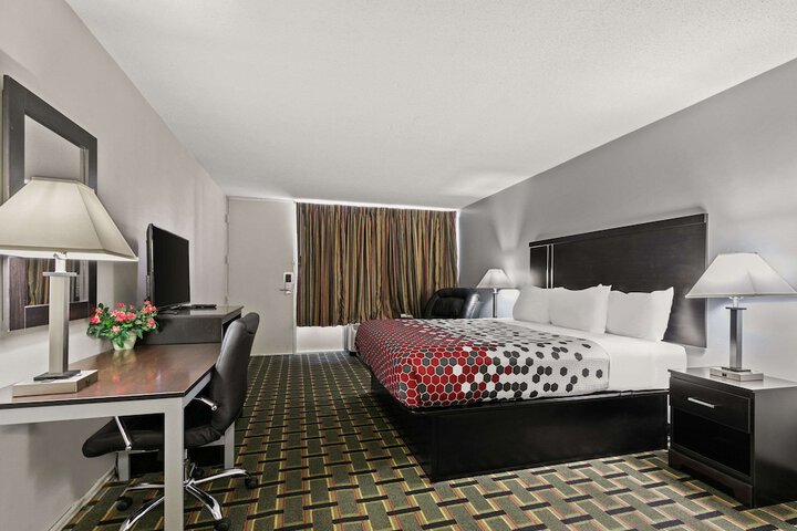 Room 54 of 60
