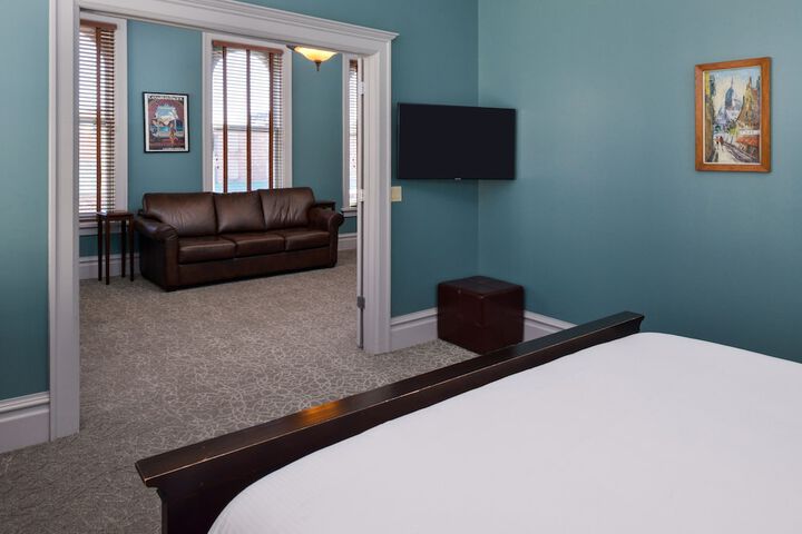 Montvale Hotel