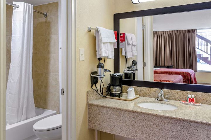 Room 15 of 24