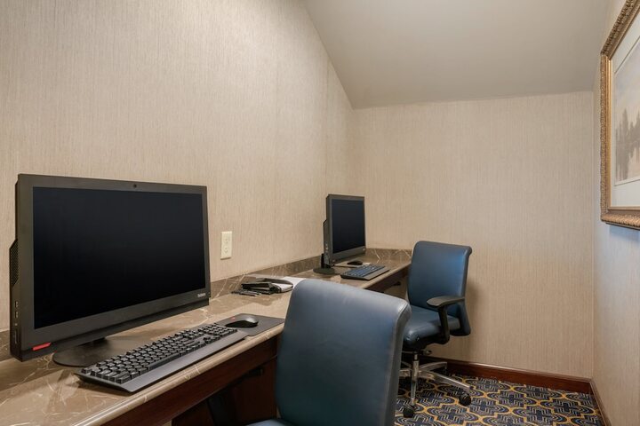 Business Center 155 of 155