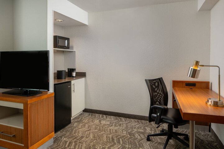 Room 19 of 42
