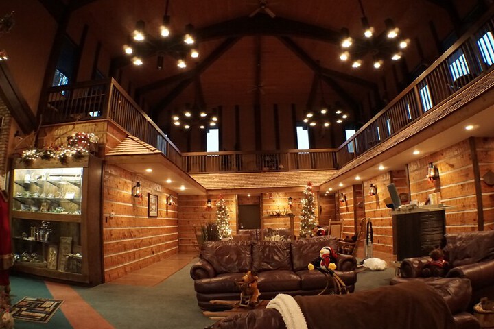 Riverbank Lodge