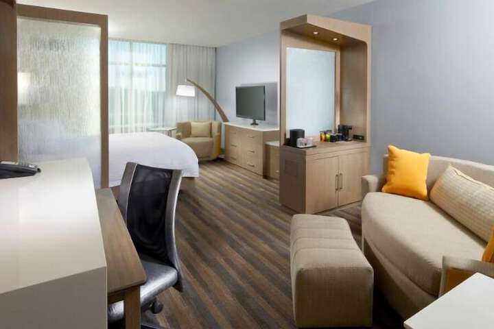 Room 16 of 36